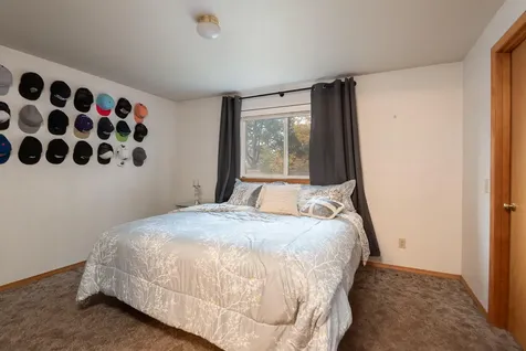1728 NE Heavenly Drive Bend OR 97701