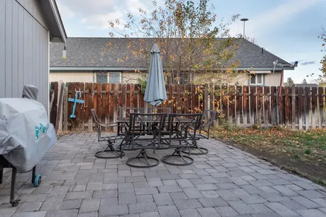 1728 NE Heavenly Drive Bend OR 97701
