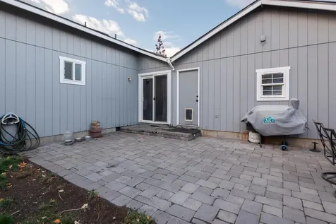 1728 NE Heavenly Drive Bend OR 97701