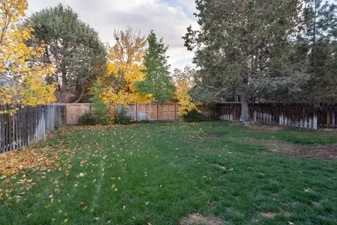 1728 NE Heavenly Drive Bend OR 97701