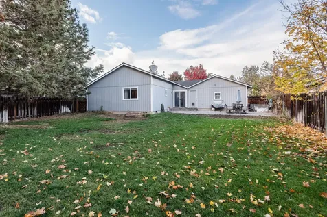 1728 NE Heavenly Drive Bend OR 97701