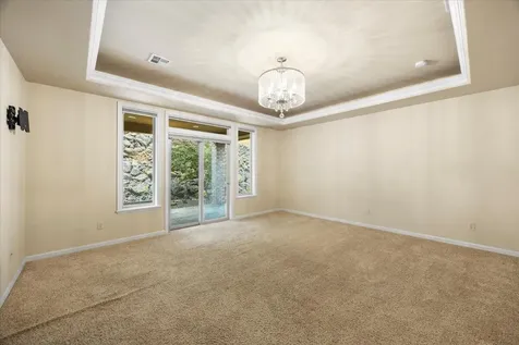 1757 NE Rocky Drive Roseburg OR 97470