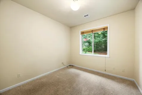 1757 NE Rocky Drive Roseburg OR 97470