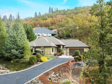 1757 NE Rocky Drive Roseburg OR 97470