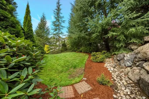 1757 NE Rocky Drive Roseburg OR 97470