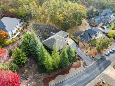 1757 NE Rocky Drive Roseburg OR 97470