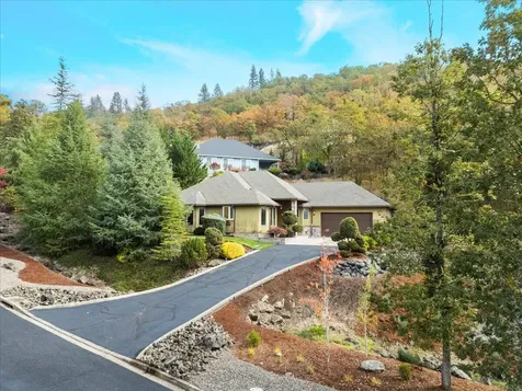 1757 NE Rocky Drive Roseburg OR 97470