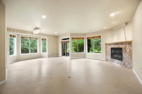 1757 NE Rocky Drive Roseburg OR 97470
