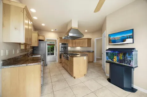 1757 NE Rocky Drive Roseburg OR 97470