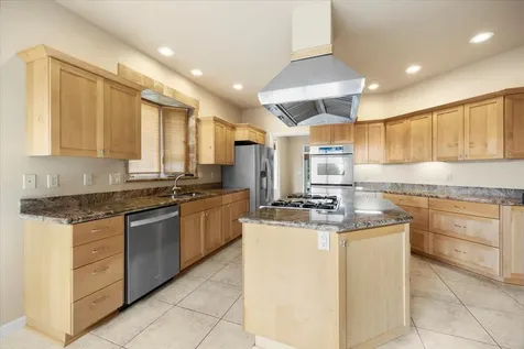 1757 NE Rocky Drive Roseburg OR 97470