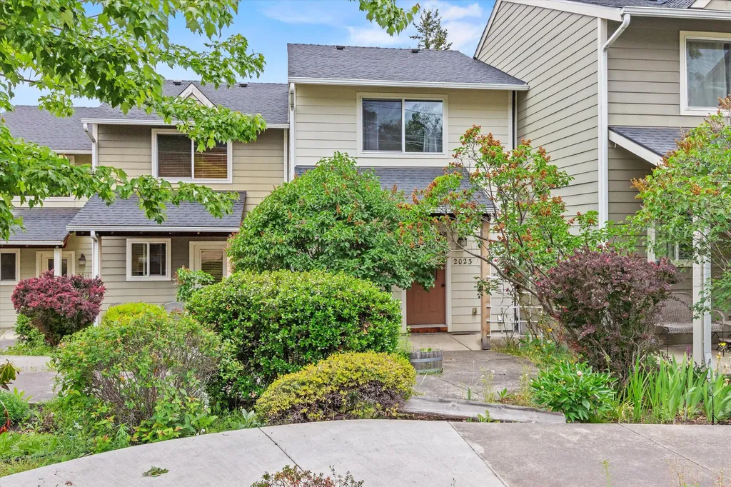 2023 Siskiyou Boulevard Ashland OR 97520