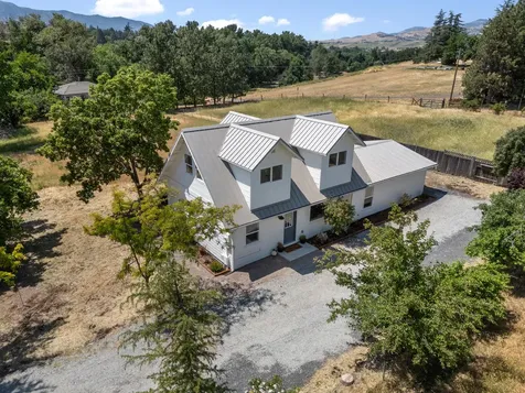 135 Maywood Way Ashland OR 97520