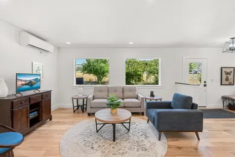 135 Maywood Way Ashland OR 97520