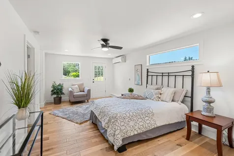 135 Maywood Way Ashland OR 97520