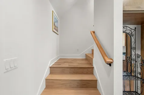 135 Maywood Way Ashland OR 97520