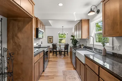 135 Maywood Way Ashland OR 97520