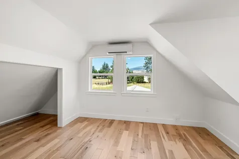 135 Maywood Way Ashland OR 97520