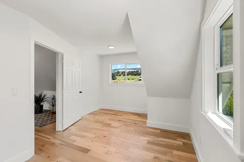 135 Maywood Way Ashland OR 97520