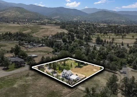 135 Maywood Way Ashland OR 97520