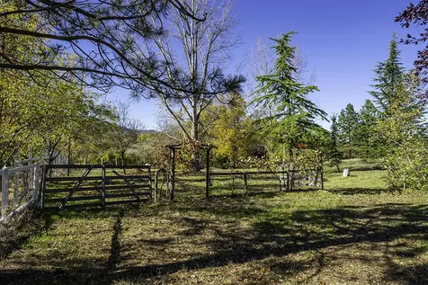 135 Maywood Way Ashland OR 97520