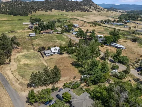 135 Maywood Way Ashland OR 97520