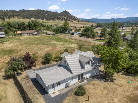 135 Maywood Way Ashland OR 97520