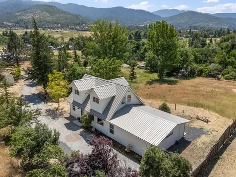 135 Maywood Way Ashland OR 97520