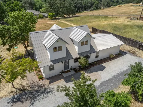 135 Maywood Way Ashland OR 97520