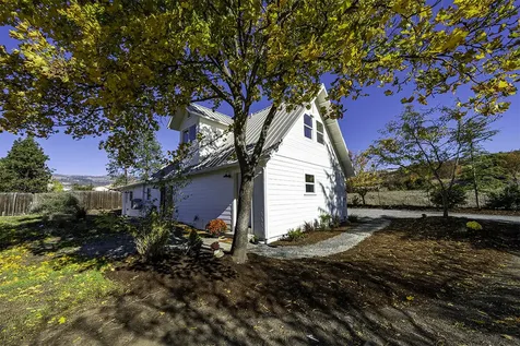 135 Maywood Way Ashland OR 97520