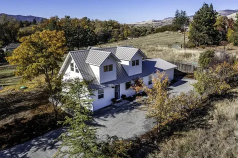 135 Maywood Way Ashland OR 97520