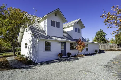 135 Maywood Way Ashland OR 97520