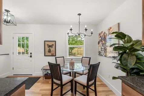 135 Maywood Way Ashland OR 97520