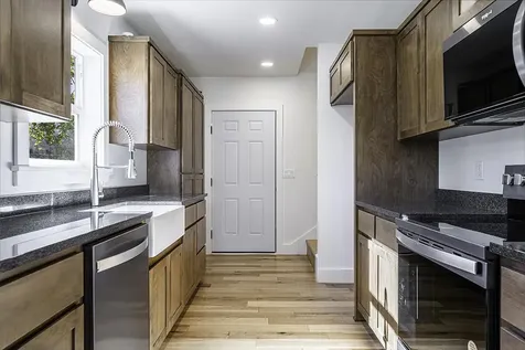 135 Maywood Way Ashland OR 97520