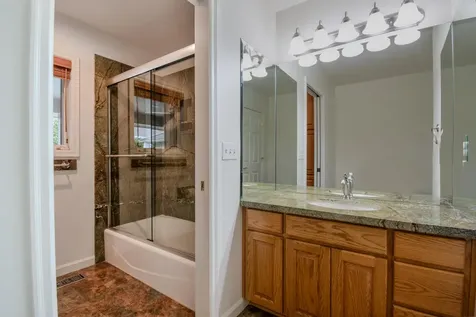 285 Briarwood Lane Medford OR 97504