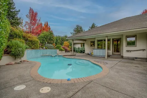 285 Briarwood Lane Medford OR 97504
