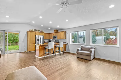 100 Rhonda Lane Phoenix OR 97535