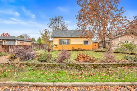 722 Laurel Street Central Point OR 97502