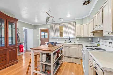 722 Laurel Street Central Point OR 97502