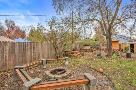 722 Laurel Street Central Point OR 97502