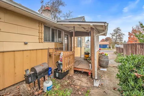 722 Laurel Street Central Point OR 97502