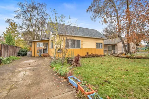 722 Laurel Street Central Point OR 97502