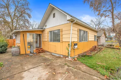 722 Laurel Street Central Point OR 97502