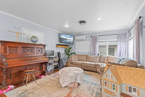 722 Laurel Street Central Point OR 97502