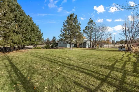 1925 NW 53rd Street Redmond OR 97756