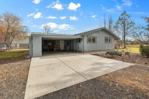 1925 NW 53rd Street Redmond OR 97756
