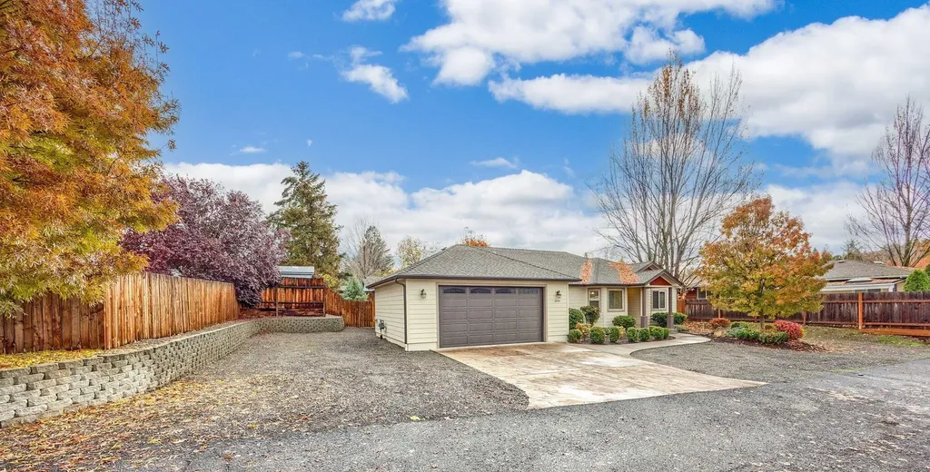 2244 Spring Street Medford OR 97504