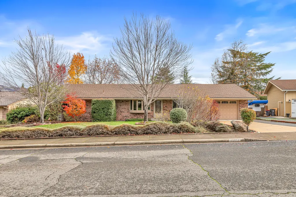 1013 Mira Mar Avenue Medford OR 97504