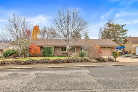 1013 Mira Mar Avenue Medford OR 97504