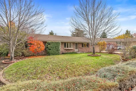 1013 Mira Mar Avenue Medford OR 97504