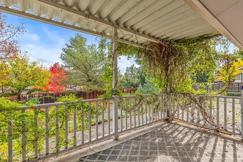 1013 Mira Mar Avenue Medford OR 97504